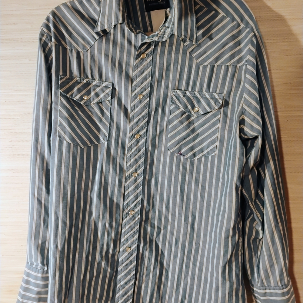 Wrangler Men's Blue and White Striped Western Button-Down Shirt